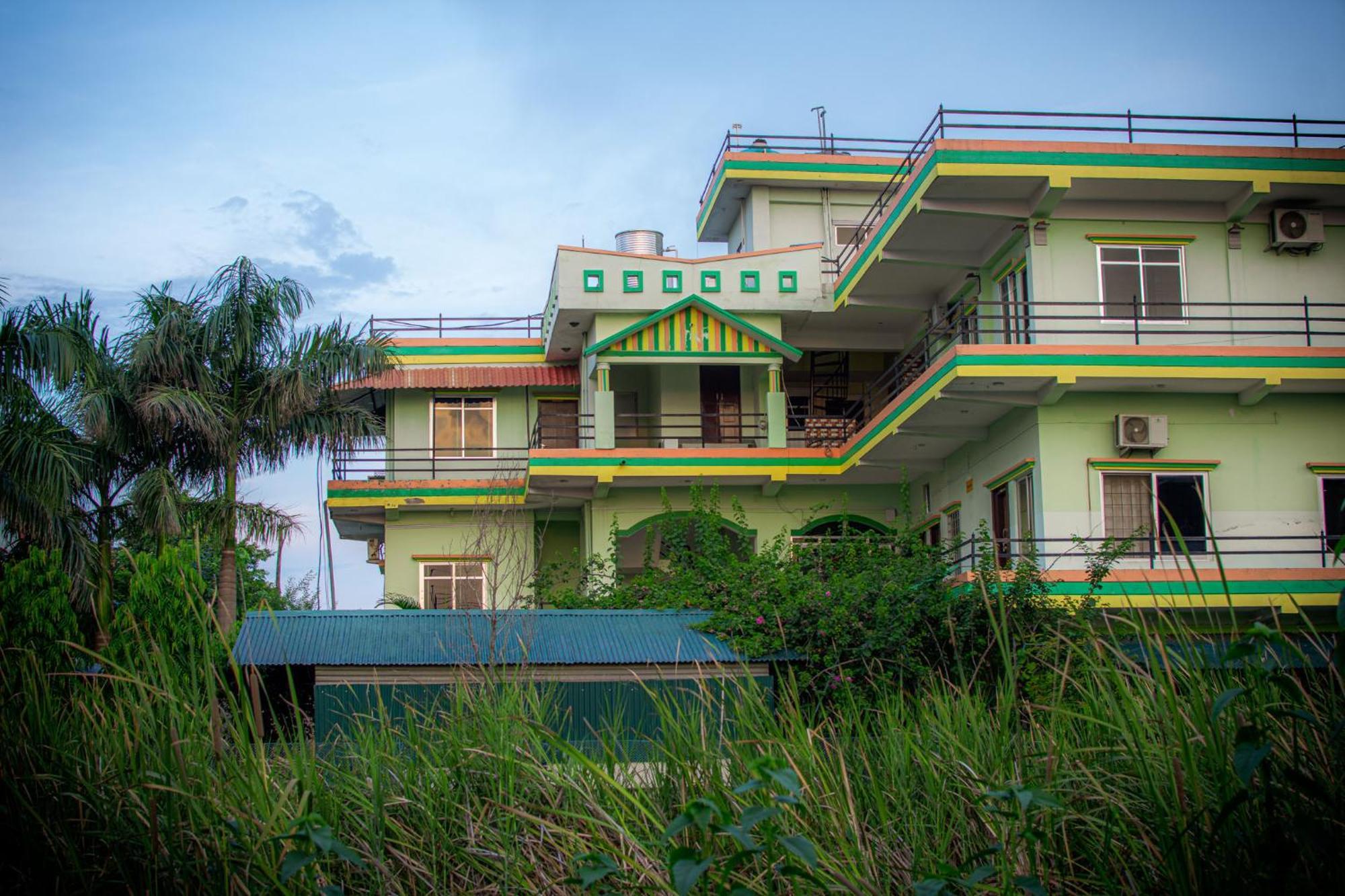 Galaxy Guest House Siddharthanagar Exterior photo