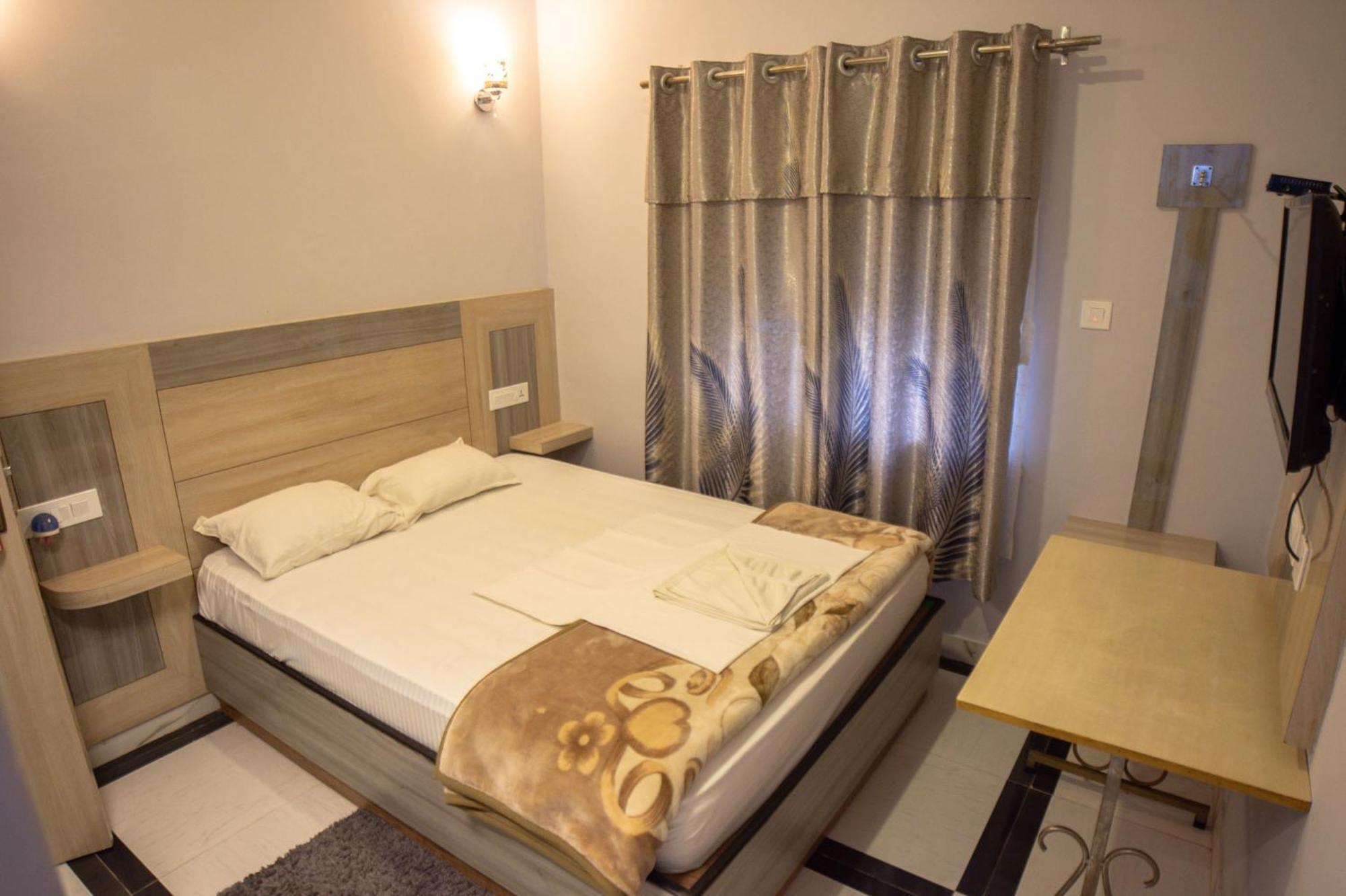 Galaxy Guest House Siddharthanagar Exterior photo