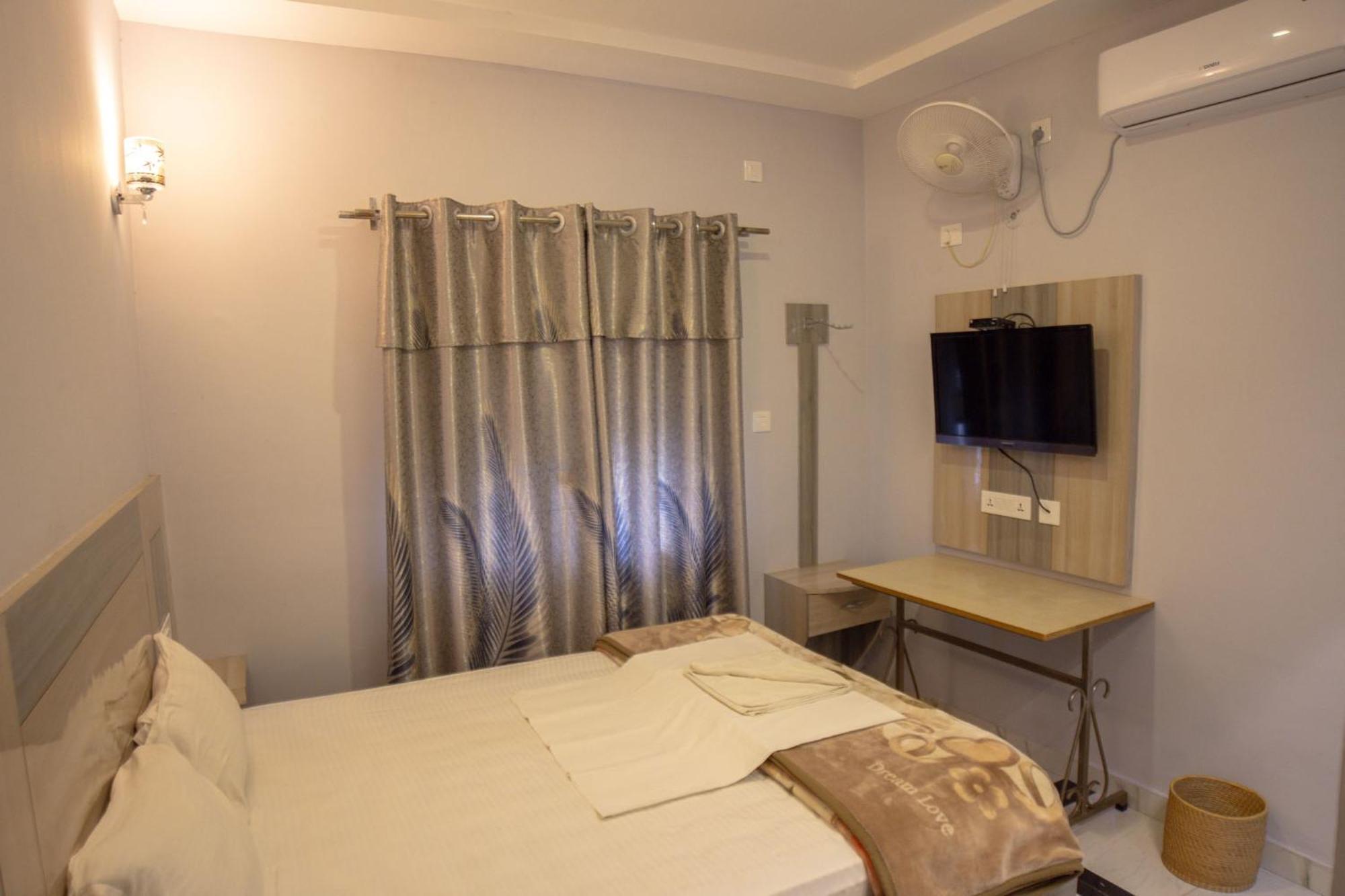 Galaxy Guest House Siddharthanagar Room photo