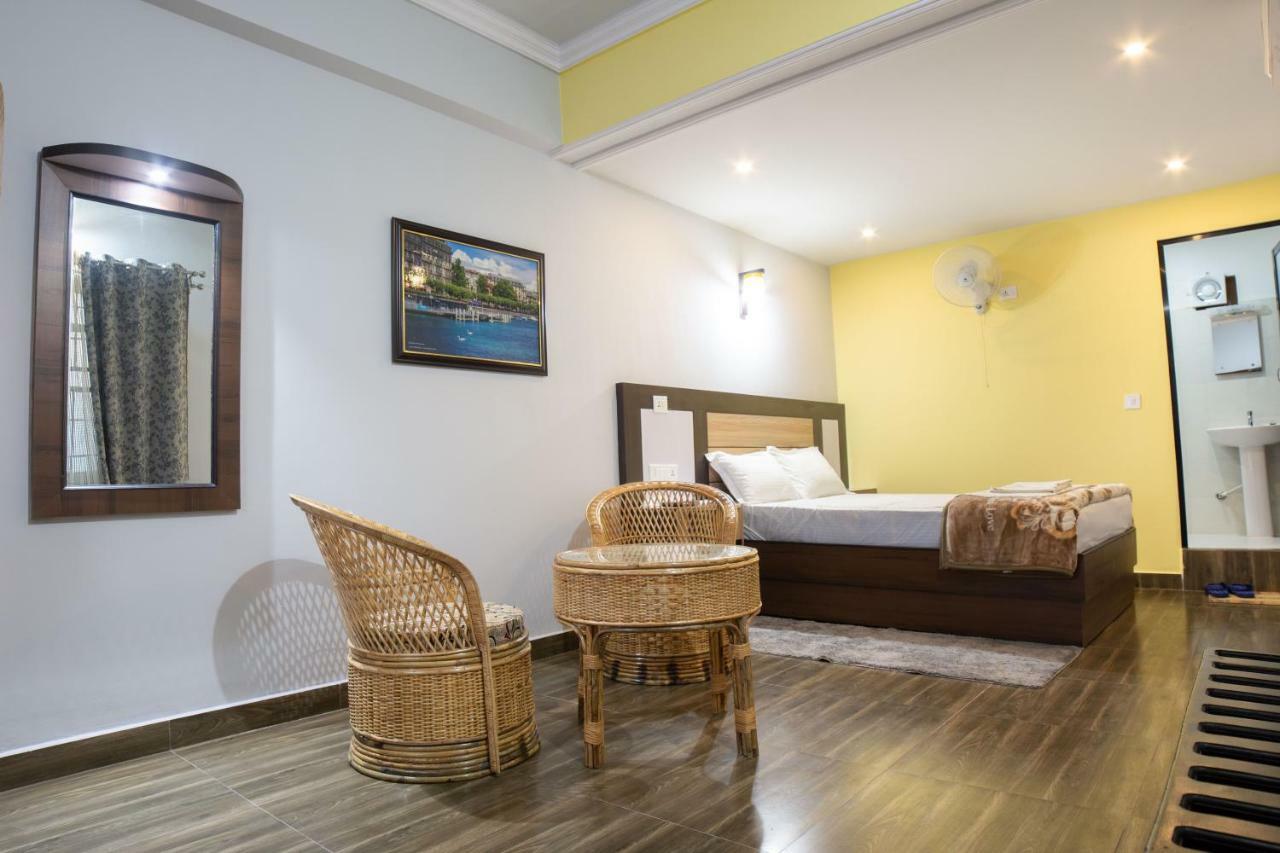Galaxy Guest House Siddharthanagar Exterior photo